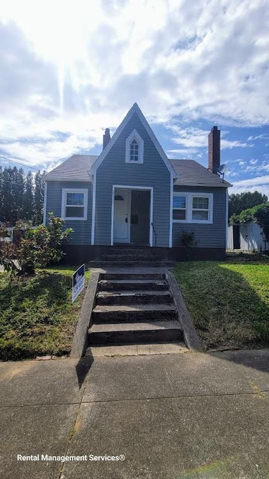 2315 Se 66th Ave - Photo 2 of 23