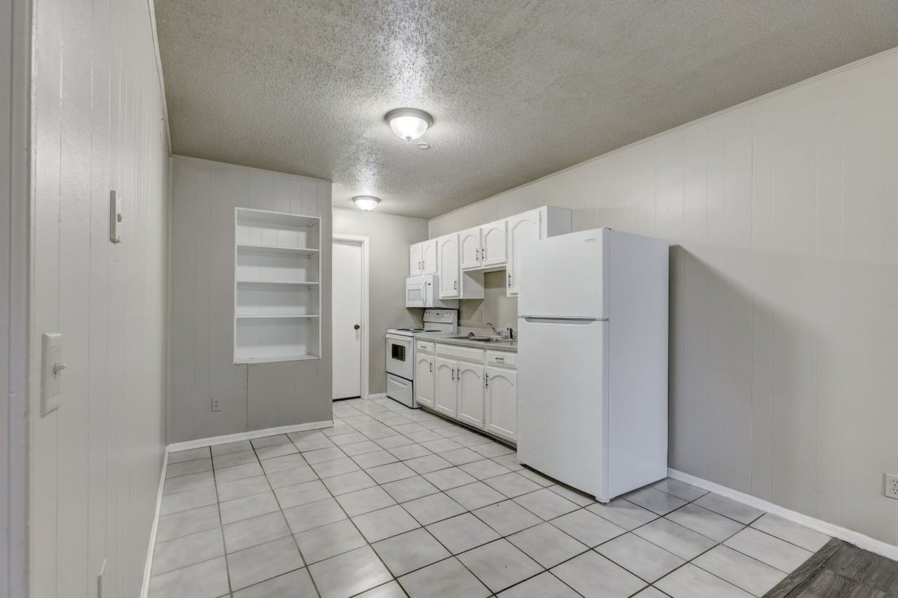 Parkview Apartments - Photo 2 of 17