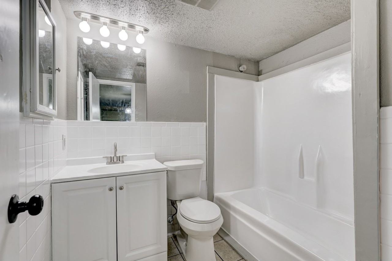 Parkview Apartments - Photo 4 of 17