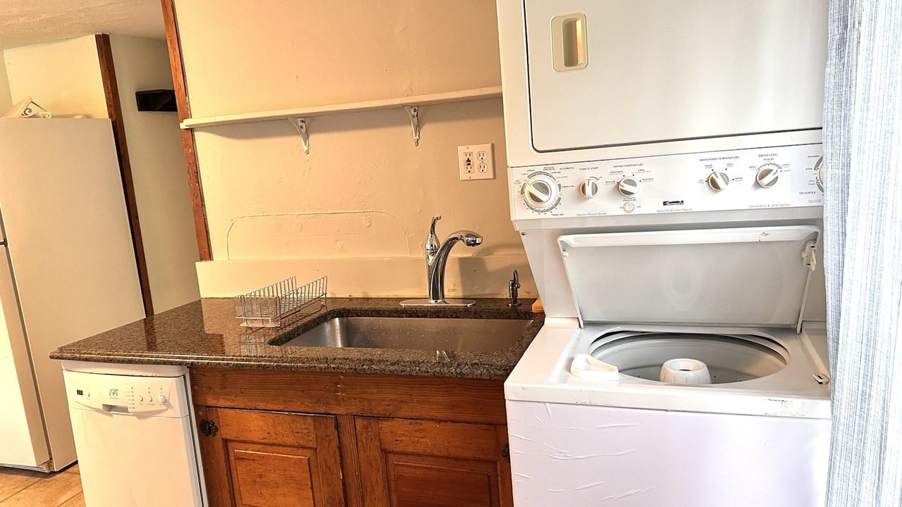 30 Dana Street, Unit A - Photo 7 of 22