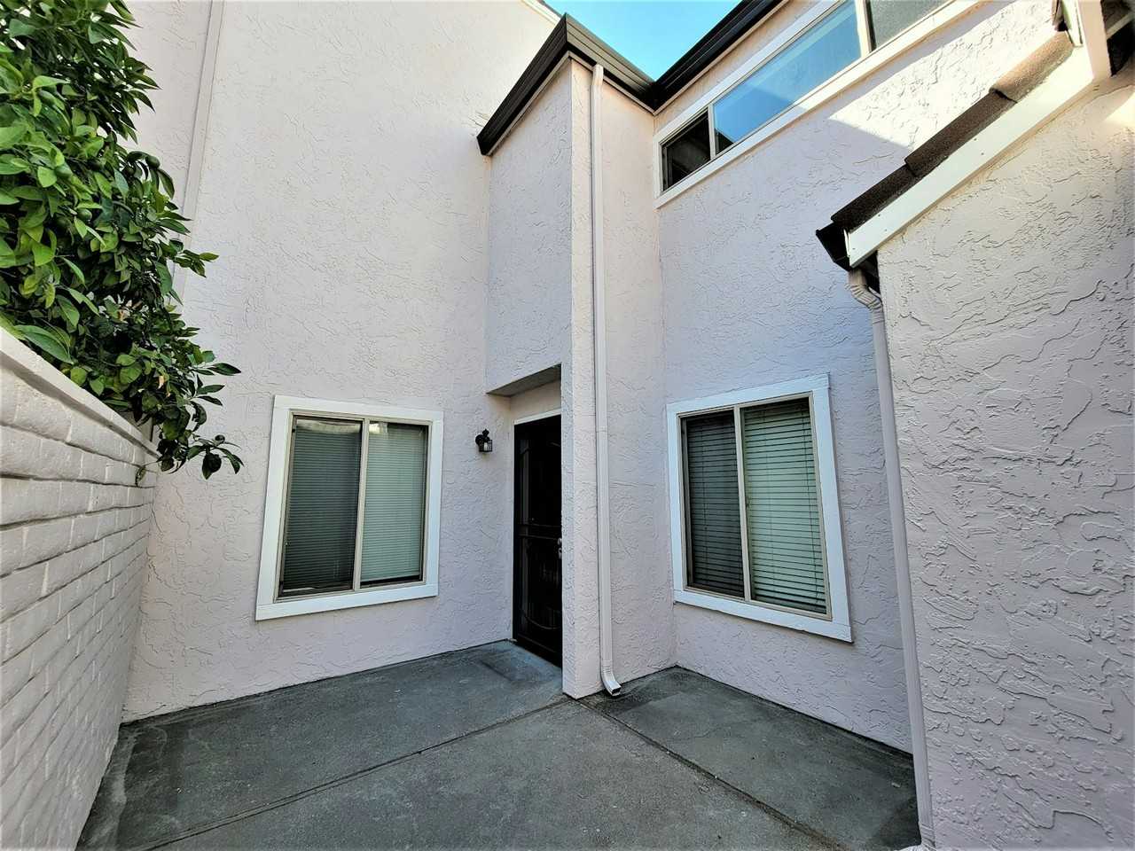 2553 Lancaster Court - Photo 4 of 26