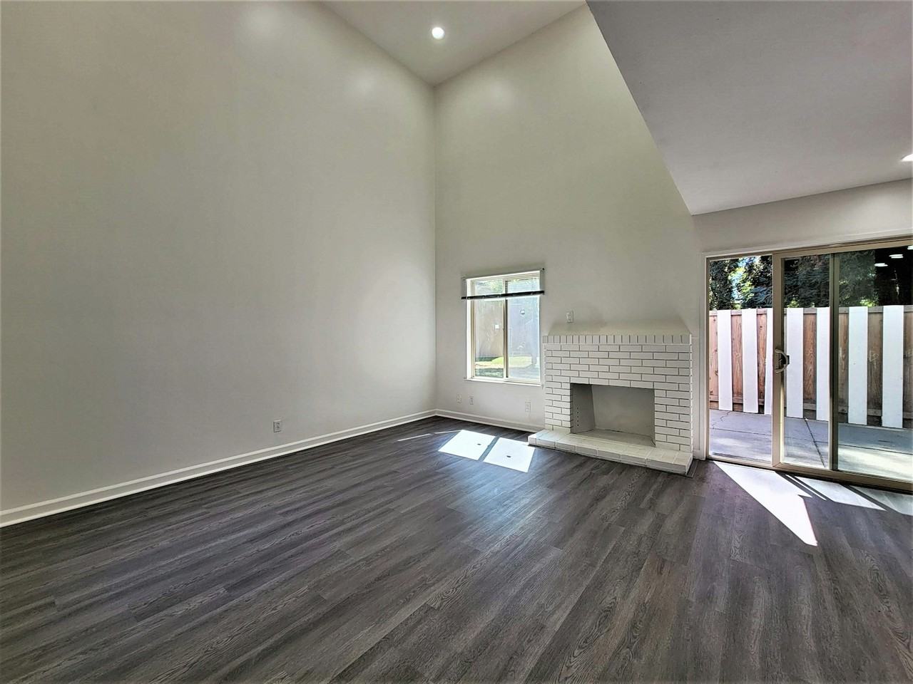2553 Lancaster Court - Photo 5 of 26