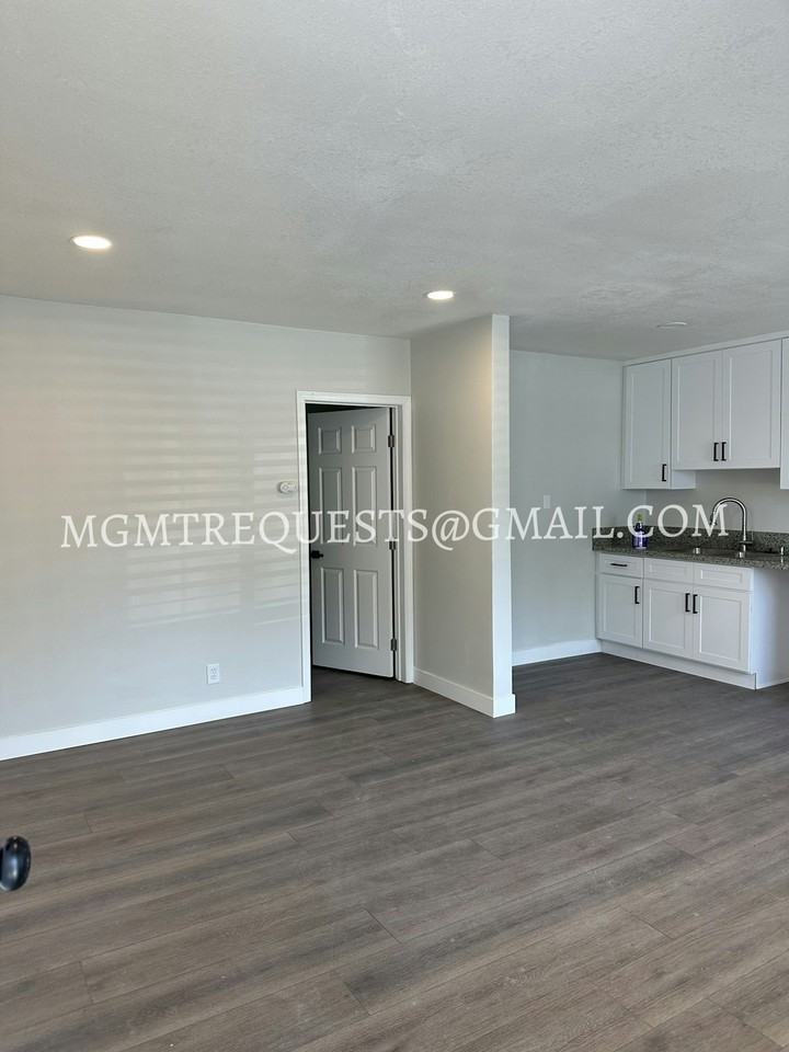 238 West Wilson Avenue, Unit 9 - Photo 3 of 8