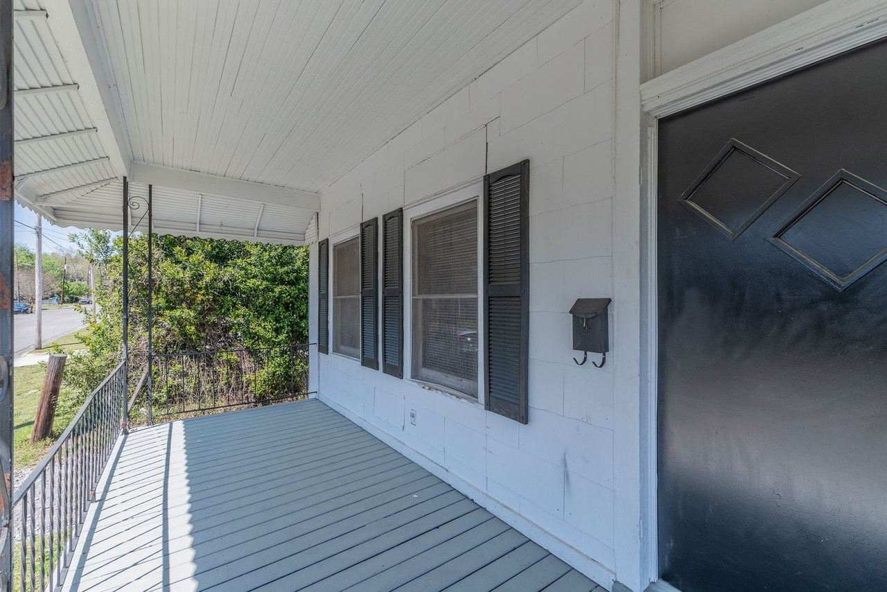 1921 Fenwick St - Photo 4 of 33