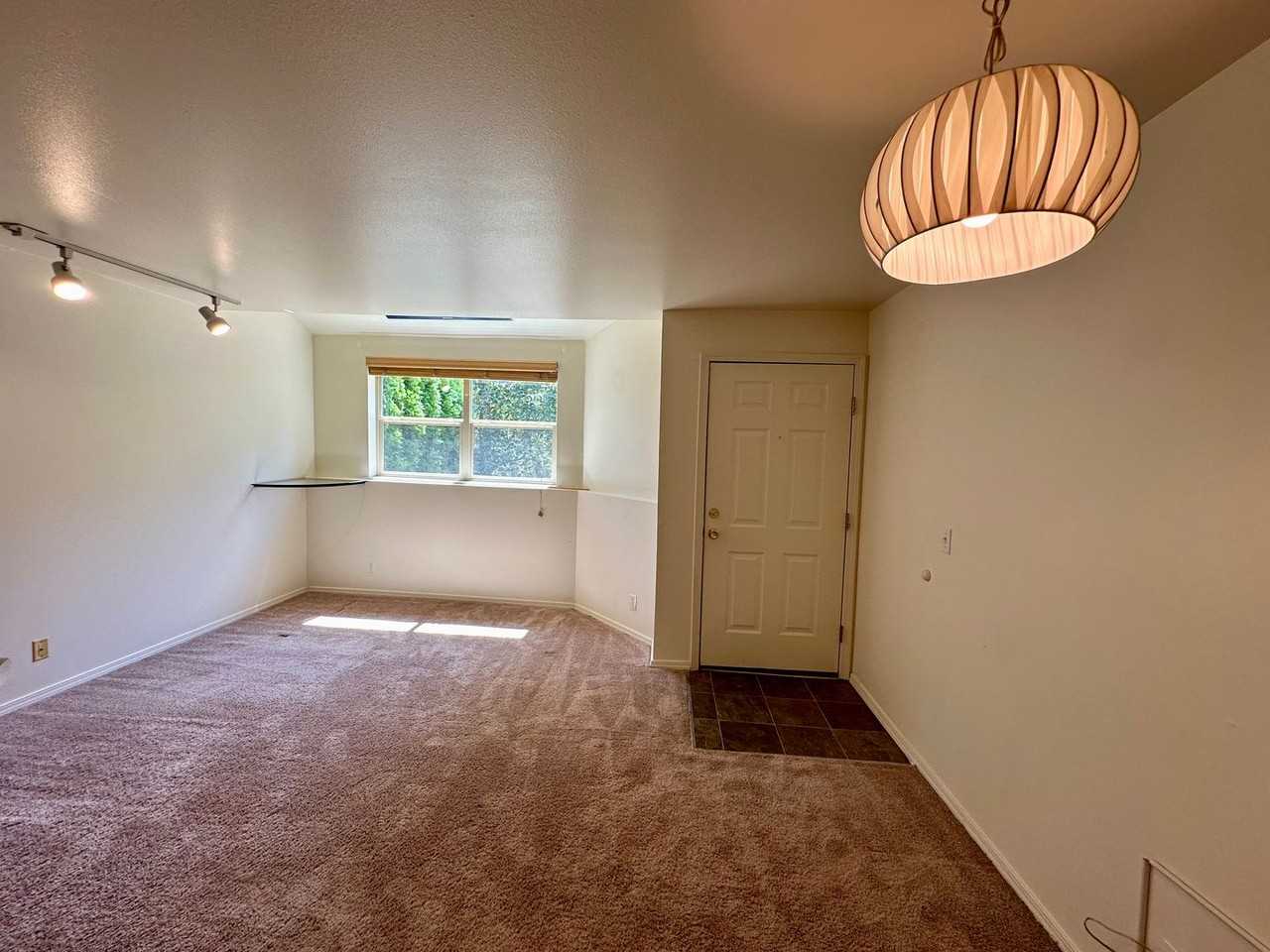 816 20th St #102 - Photo 2 of 5