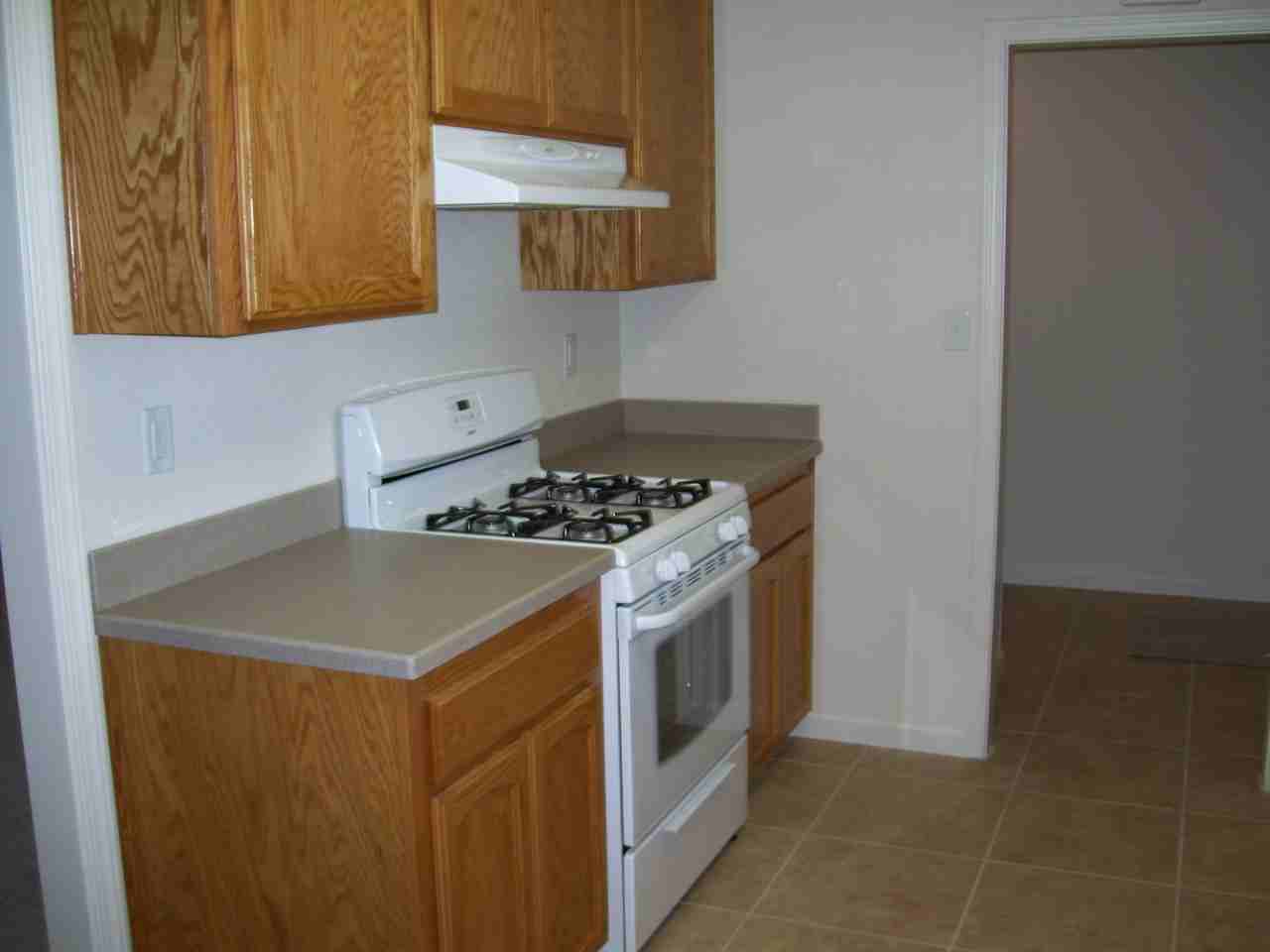 2806 E Swift Ave - Photo 2 of 10