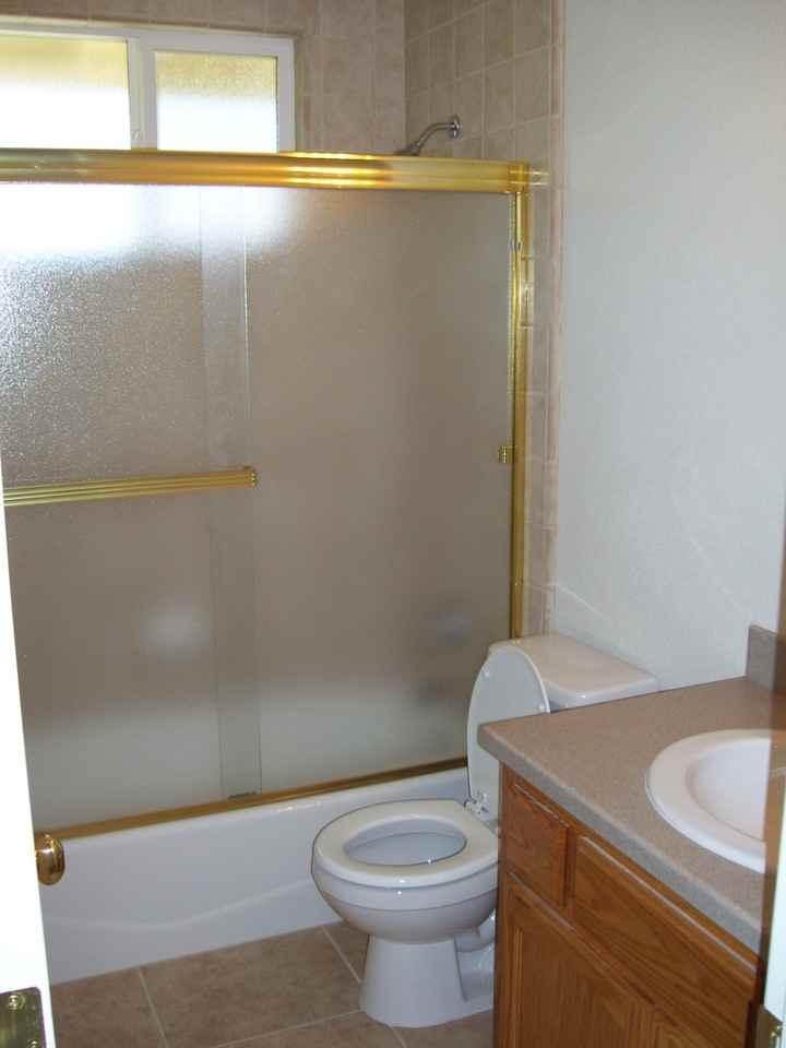 2806 E Swift Ave - Photo 6 of 10