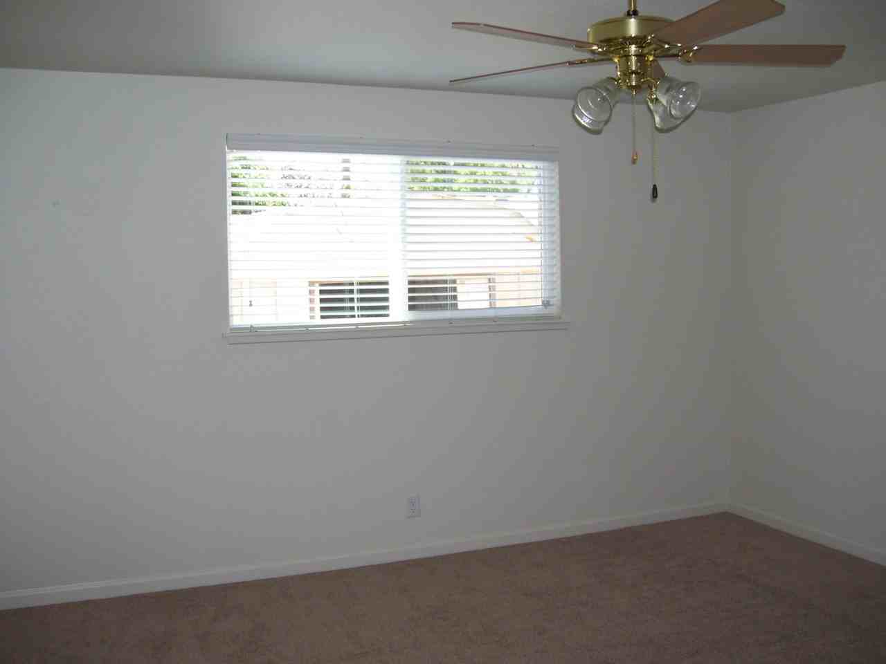 2806 E Swift Ave - Photo 7 of 10