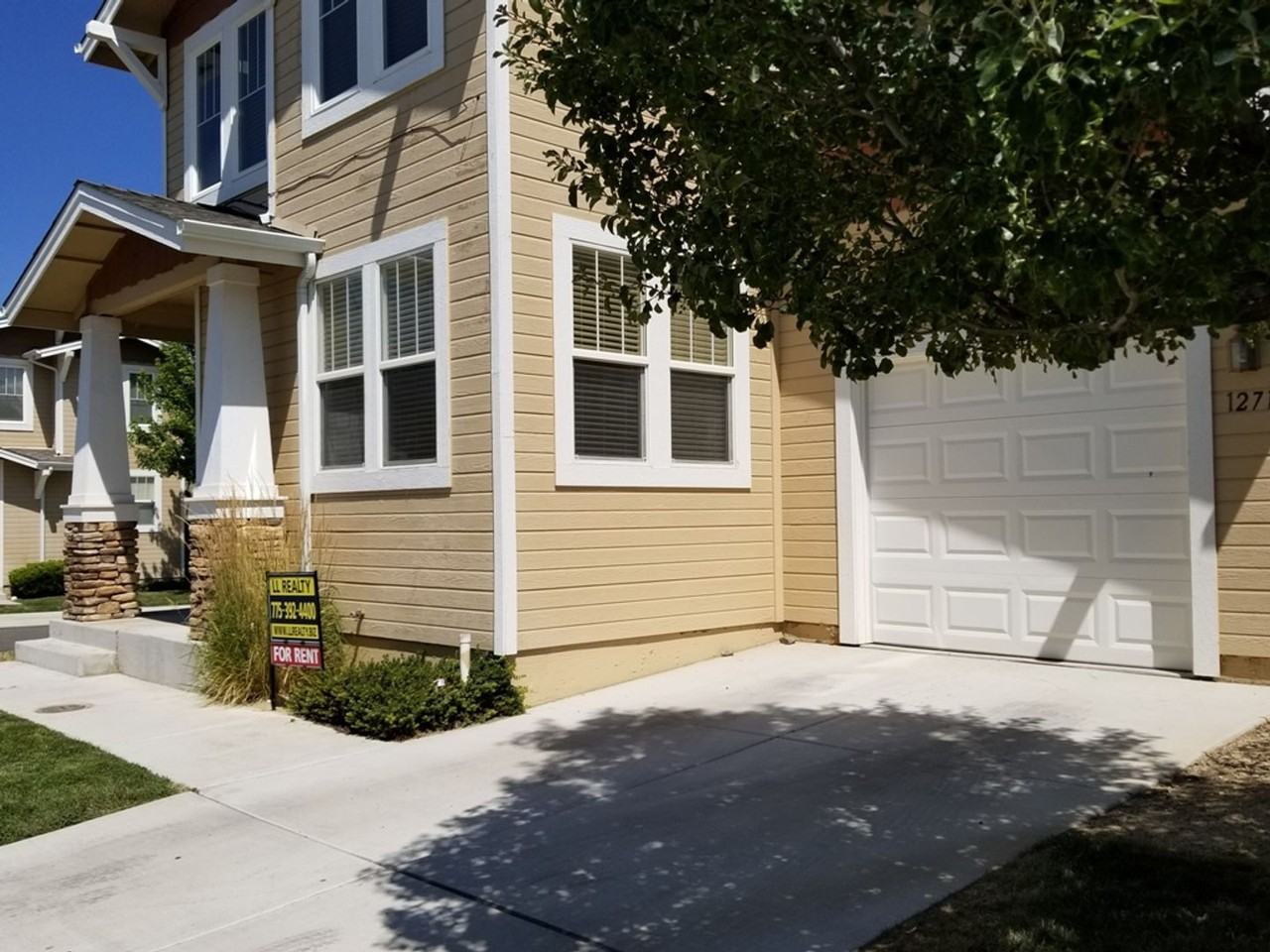 1271 Woodside Dr - Photo 2 of 25