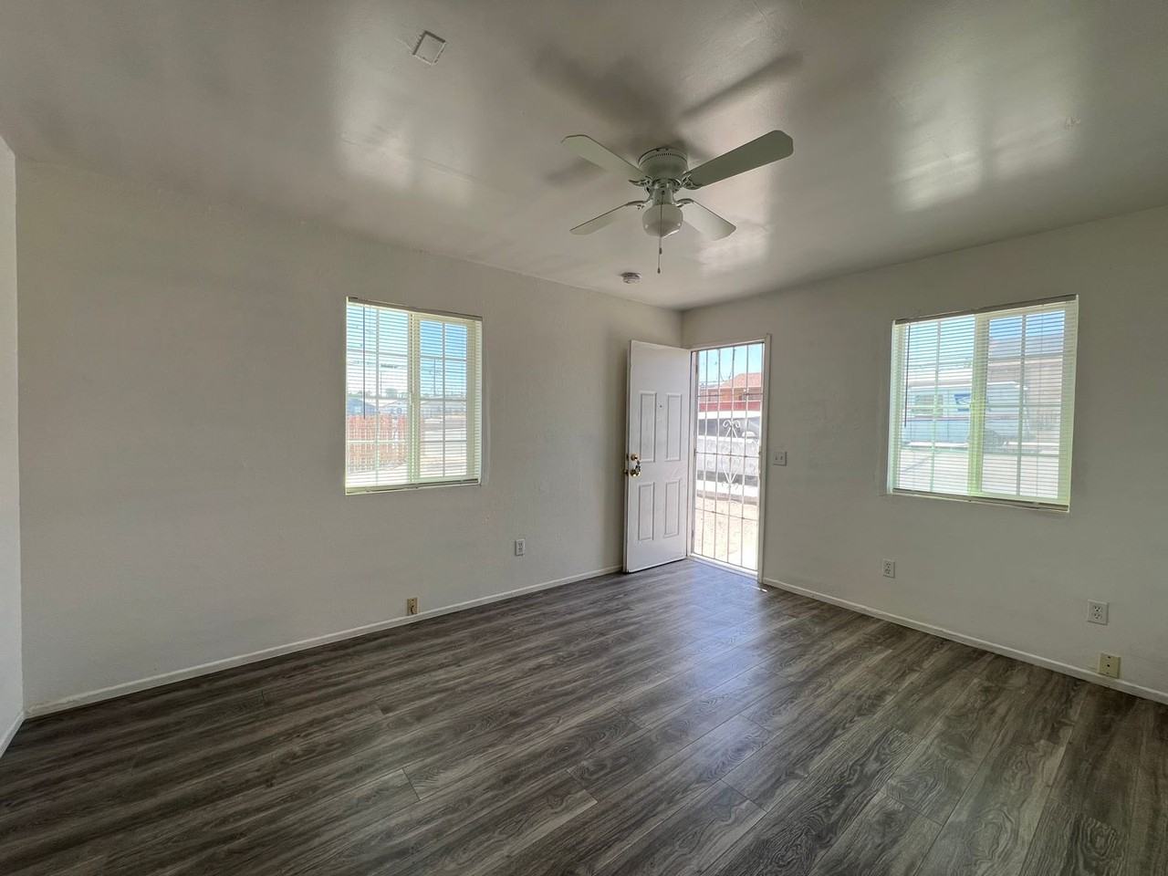 1105 Nancy St - Photo 5 of 18