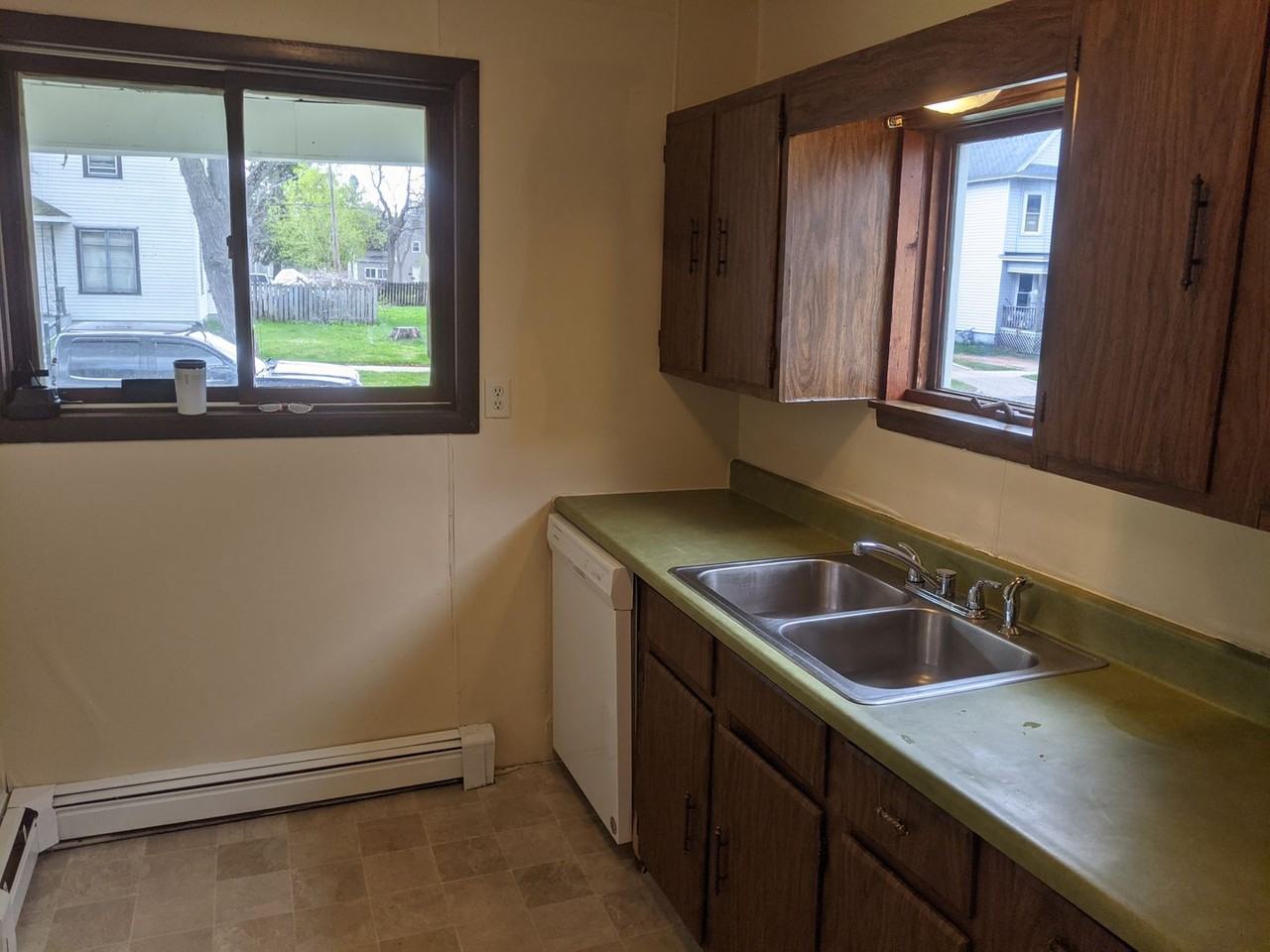 516 Hamilton St - Photo 2 of 19
