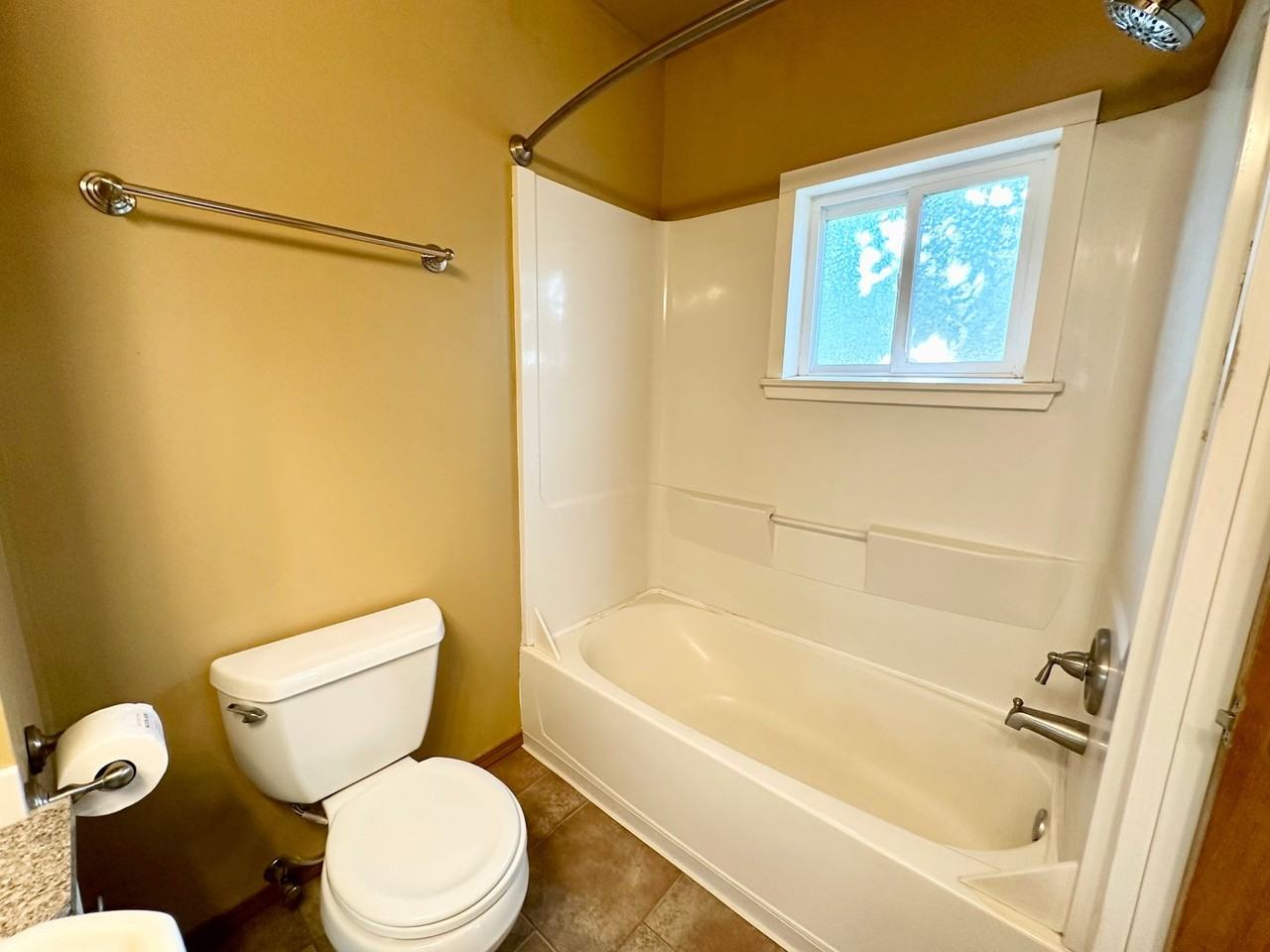 201 S Locust St - Photo 7 of 31