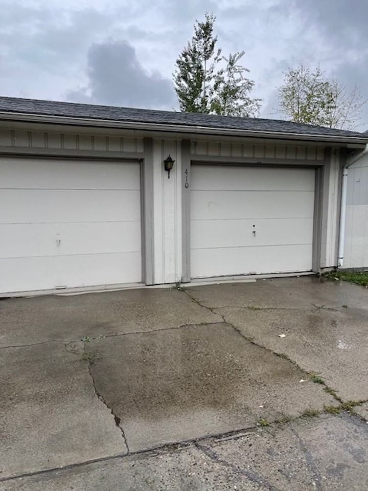 410 N 19th Ave - Photo 2 of 18