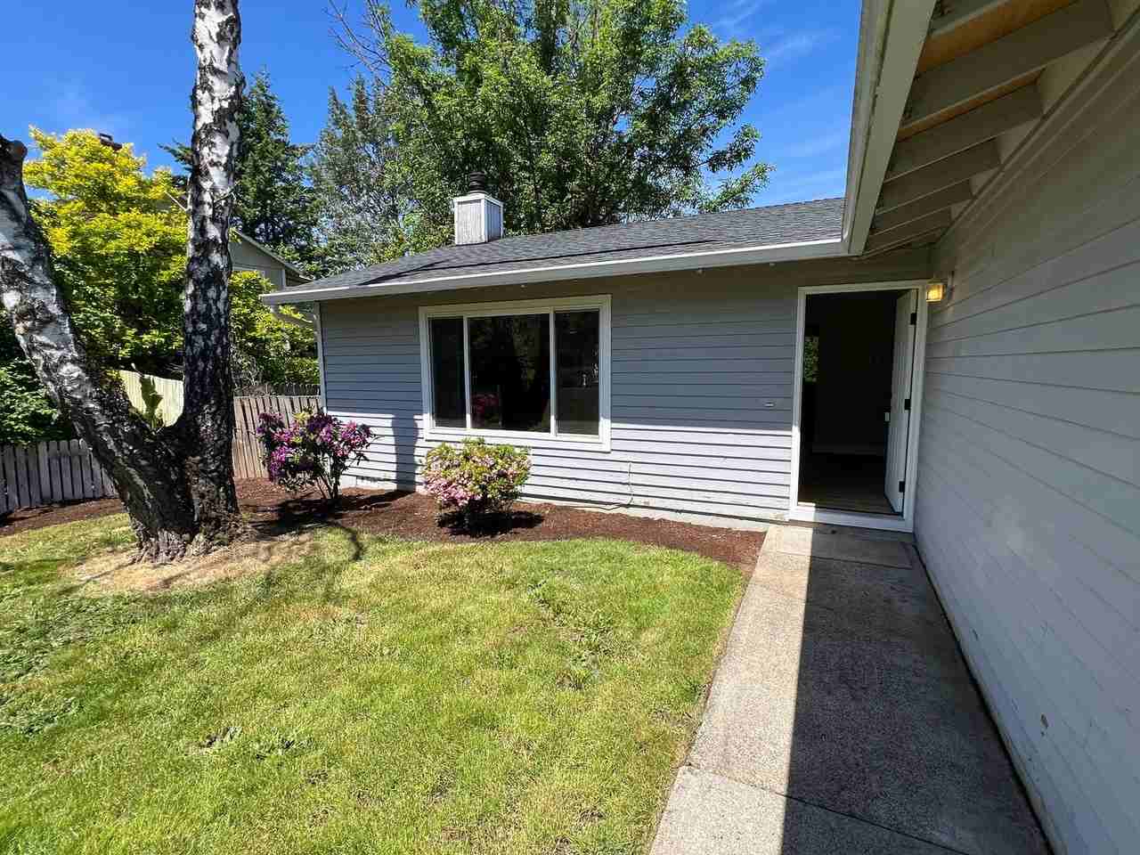 3091 Se 5th St - Photo 3 of 26