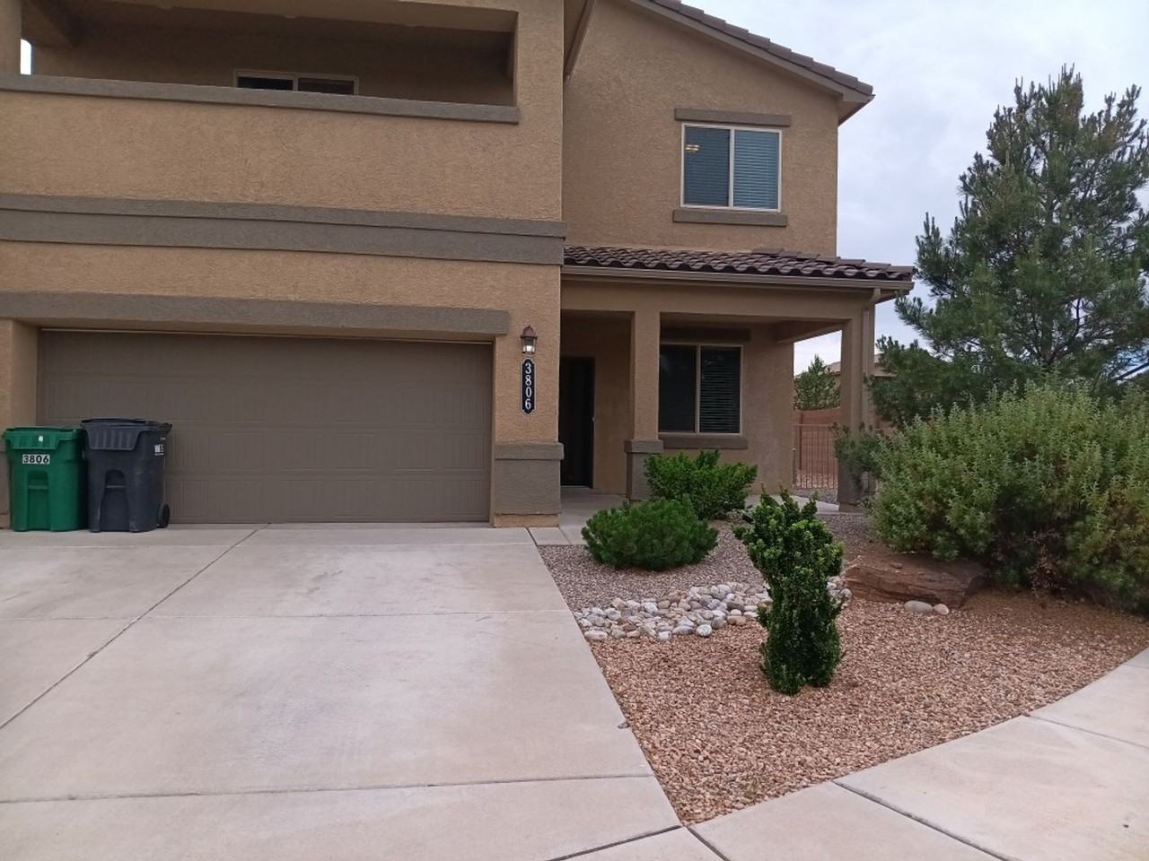 3806 Dynamite Rd Ne - Photo 2 of 34