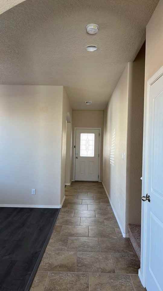 3806 Dynamite Rd Ne - Photo 5 of 34