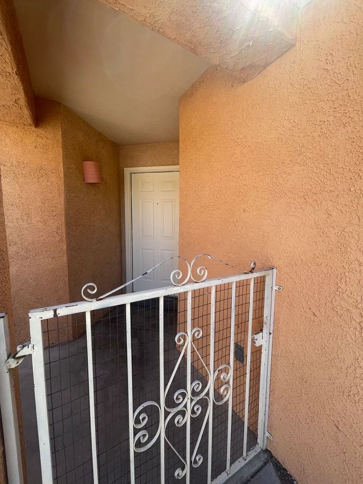 2614 Calle De Salud - Photo 5 of 31