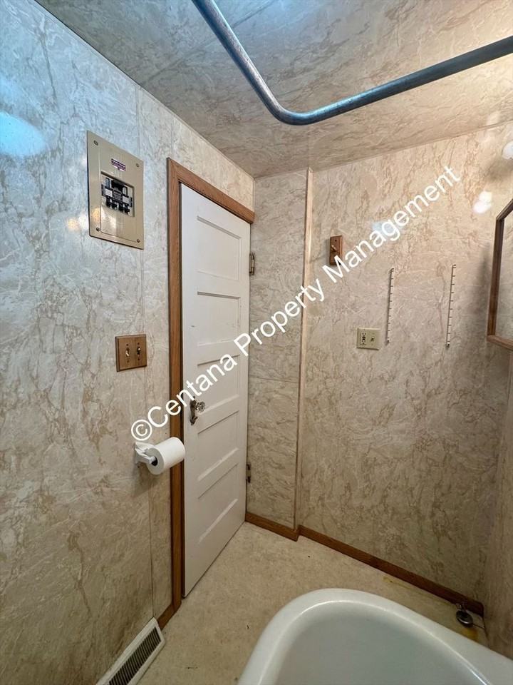 800 W Galena St - Photo 4 of 50