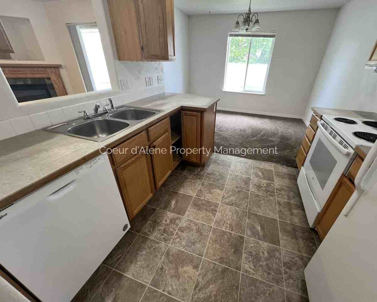 7403 N Calamonte Ln - Photo 3 of 10