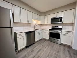 featured image of 170 E Lake St