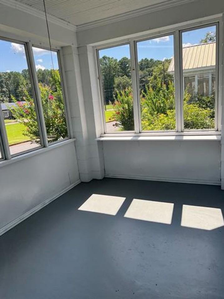 309 W Parkway - Photo 2 of 19