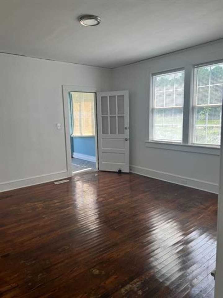 309 W Parkway - Photo 3 of 19