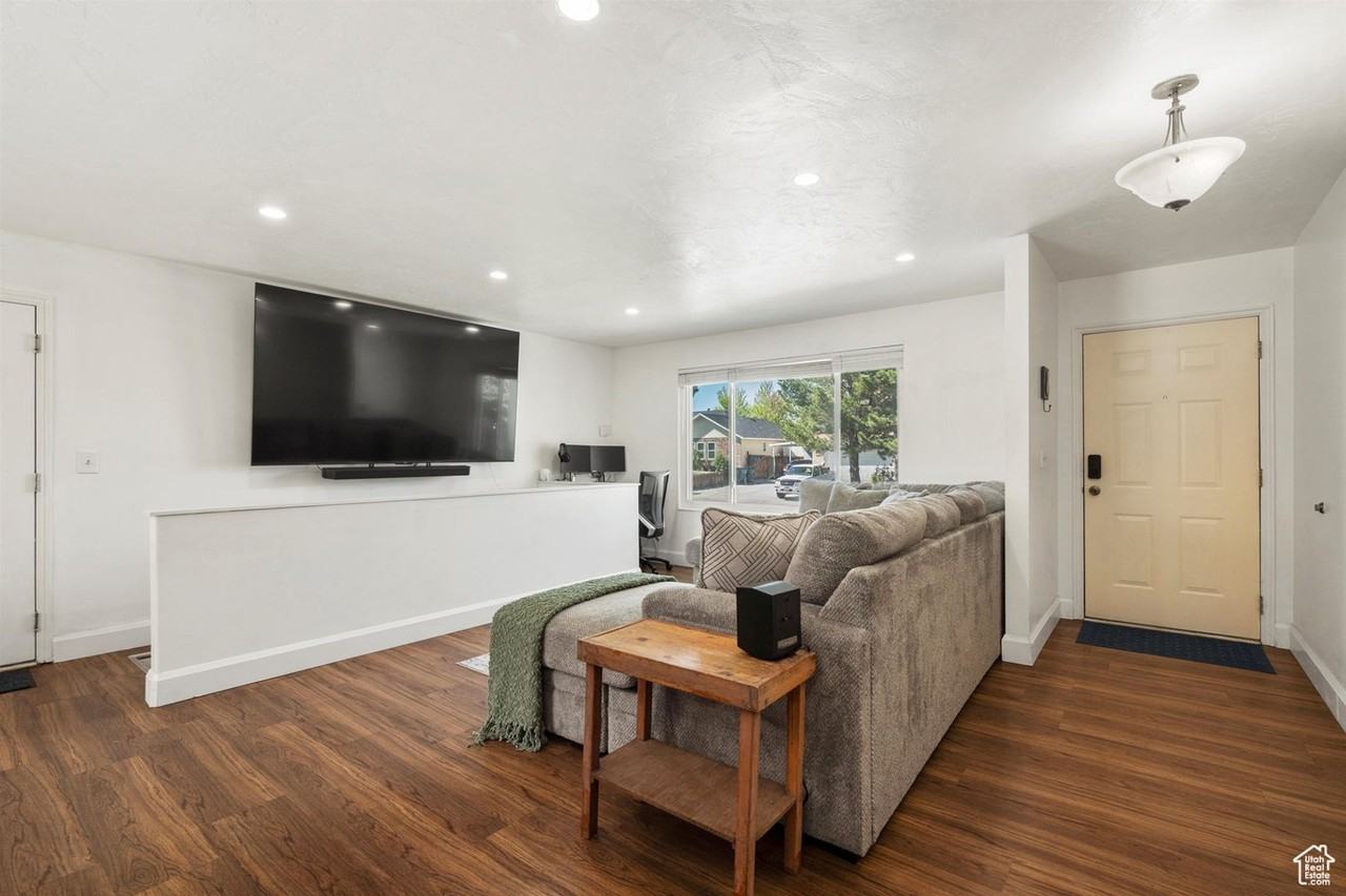 4287 W Queens Ferry Dr - Photo 3 of 19