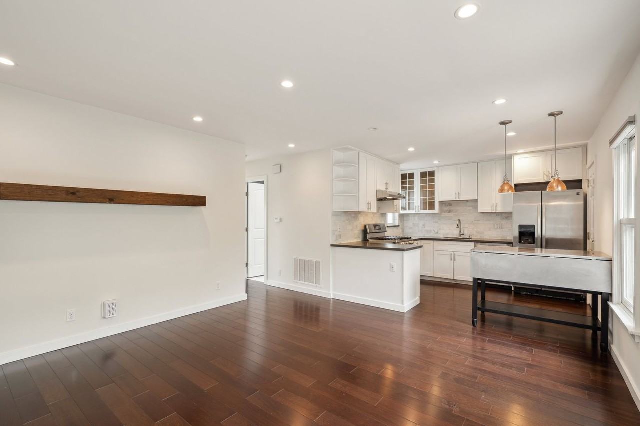 421 Nevada St - Photo 7 of 35