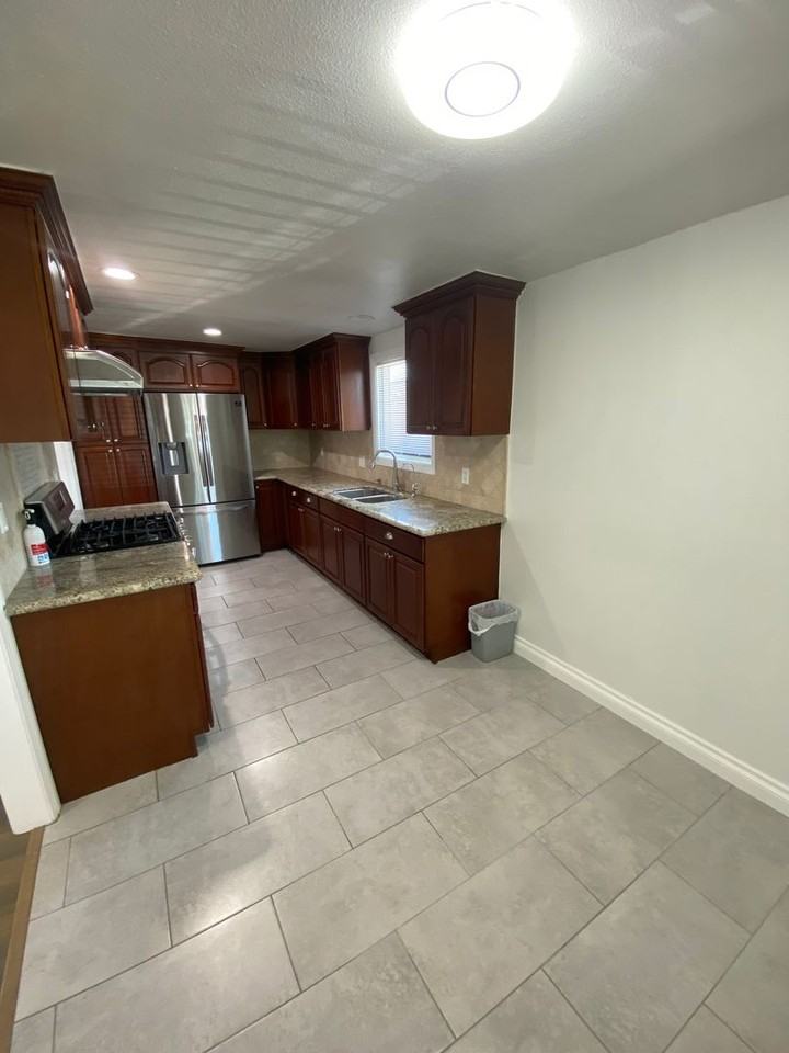 15522 Claretta Ave - Photo 5 of 38