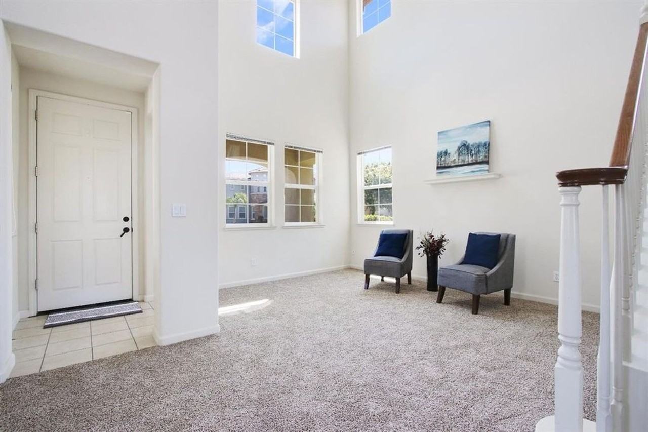 121 Portrait Ln - Photo 3 of 34