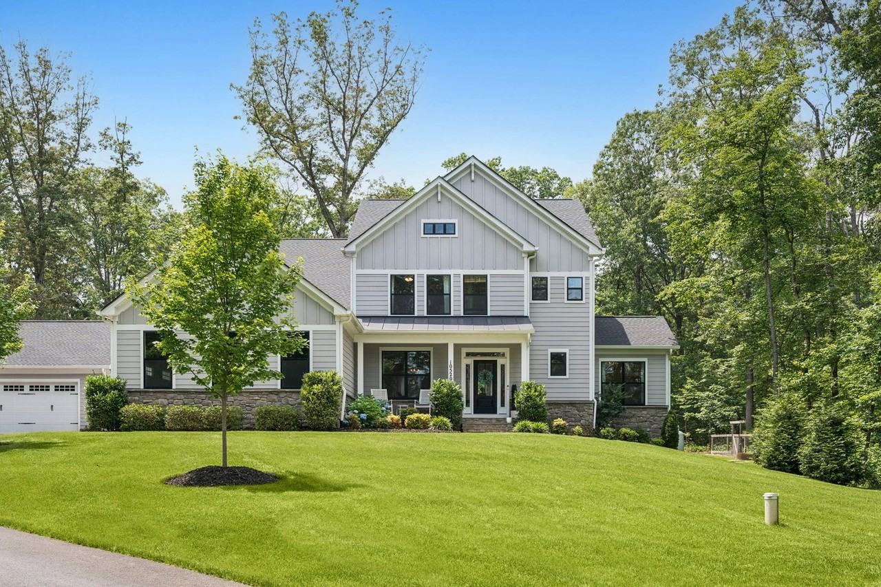 10520 Manley Rd - Photo 2 of 40