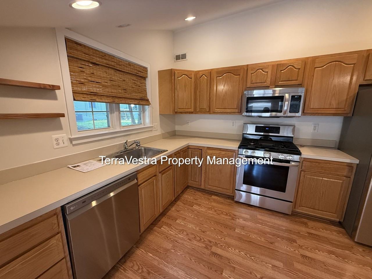 131 S Main St - Photo 2 of 20