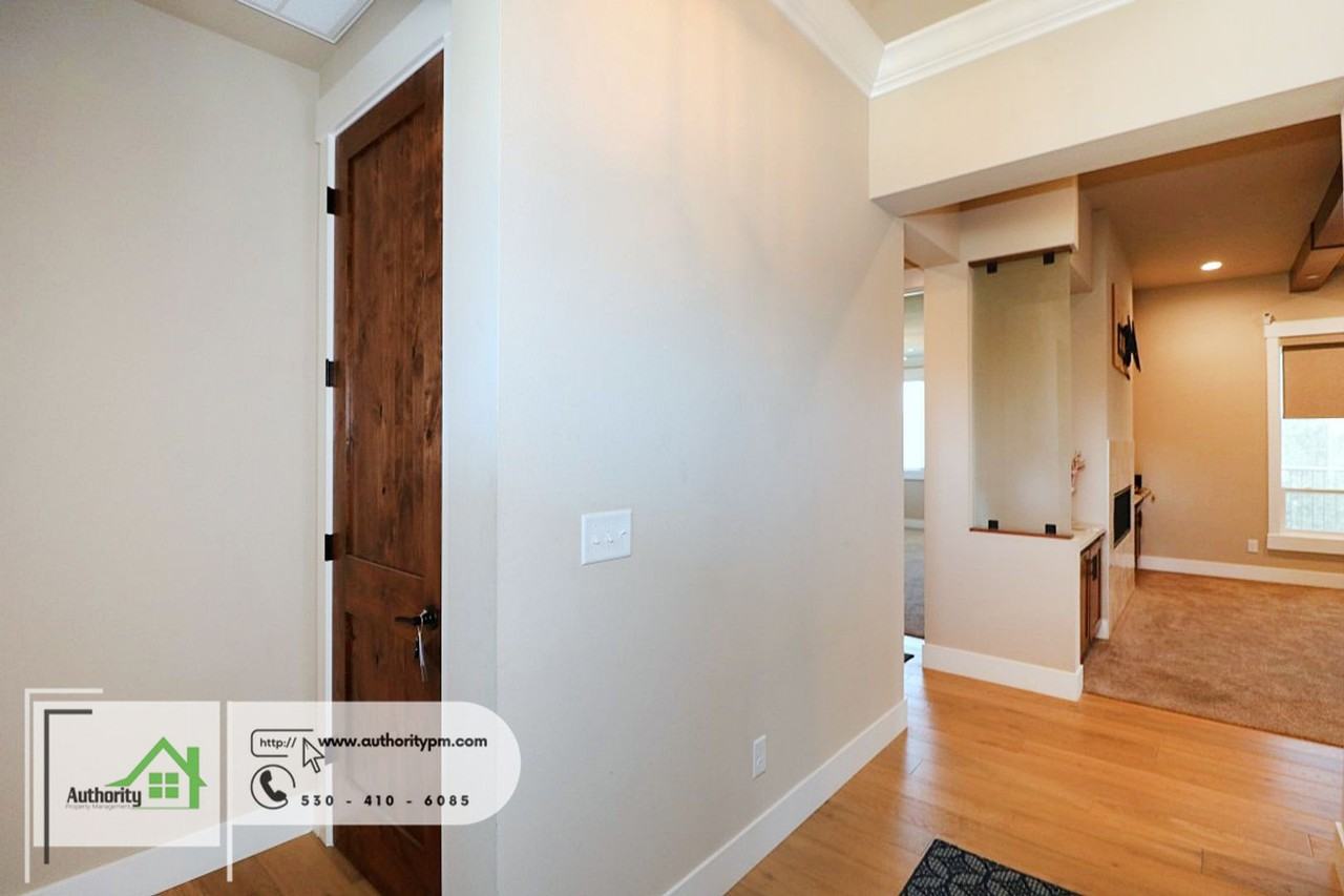 650 Mill Valley Pkwy - Photo 3 of 35