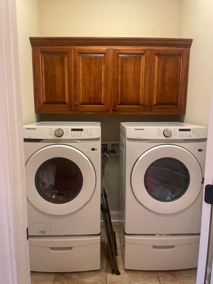 670 Uniola Dr - Photo 3 of 22