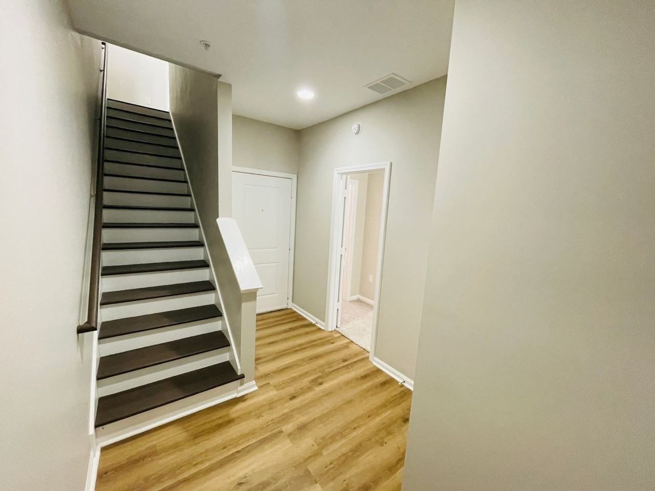 459 Olive Branch Way - Photo 3 of 32