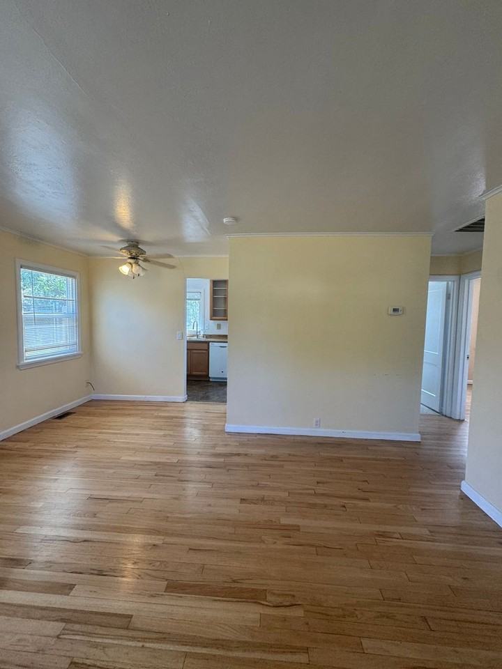 1818 Birch St - Photo 5 of 9