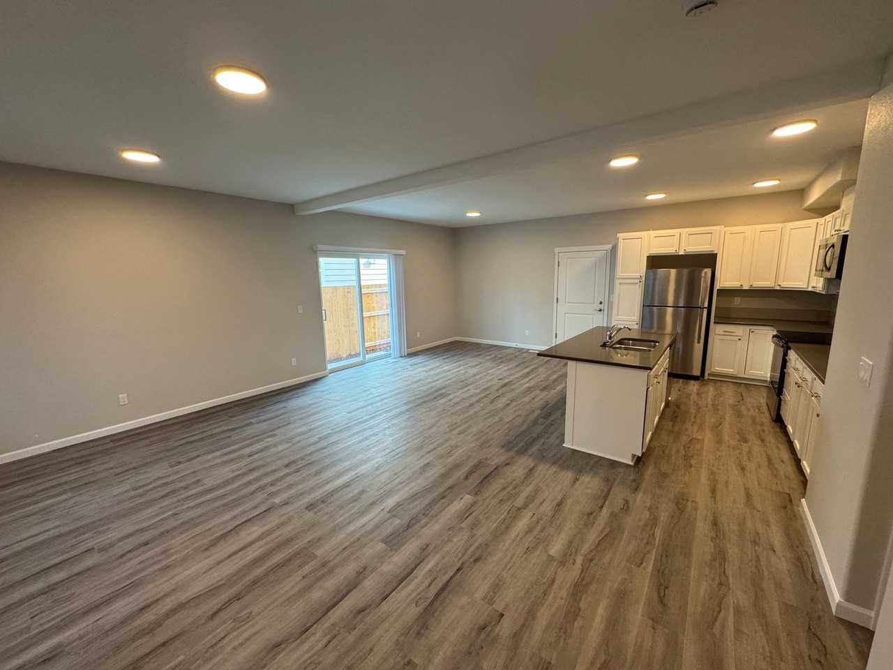 66 Sand Ridge Ct - Photo 2 of 20