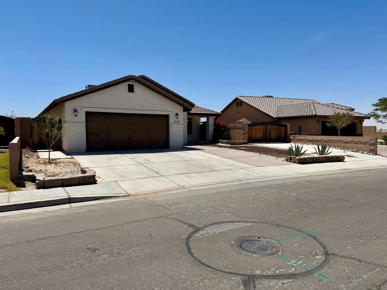 2174 N David Riedel Blvd - Photo 2 of 32