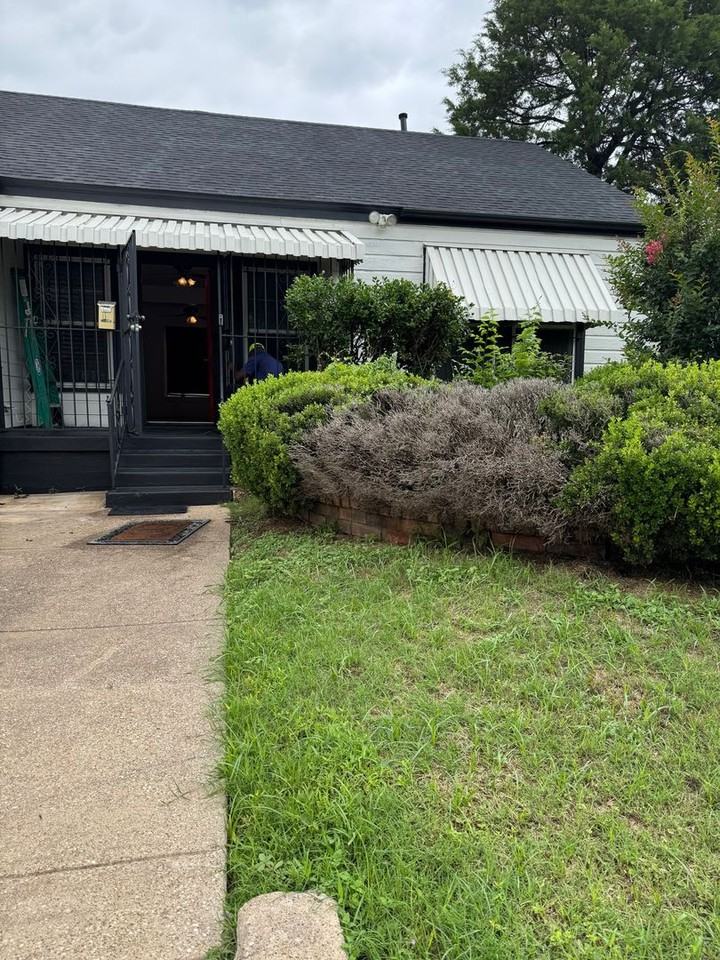 1037 Colvin St - Photo 2 of 9