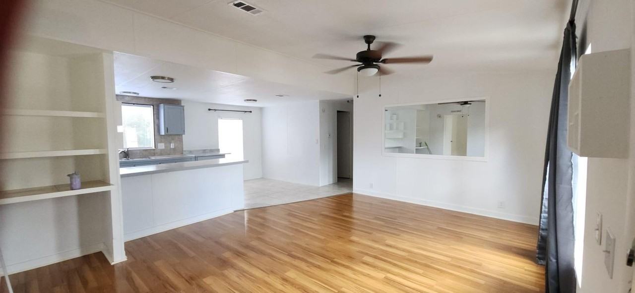 11931 Watergate Cir - Photo 2 of 14