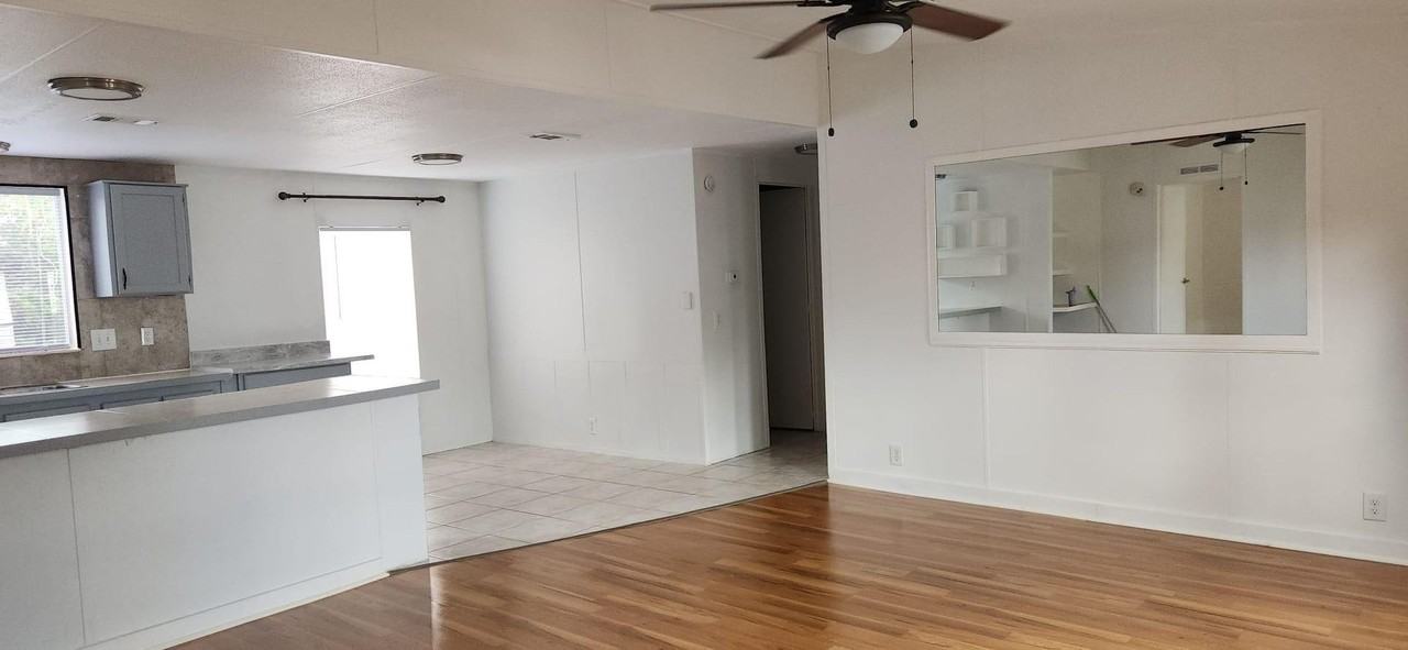 11931 Watergate Cir - Photo 3 of 14