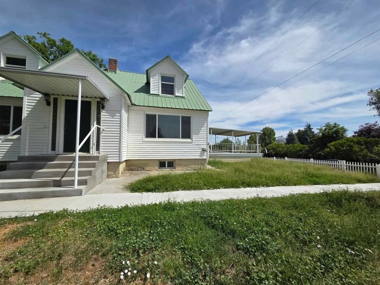 81 N Lake Ave - Photo 2 of 29