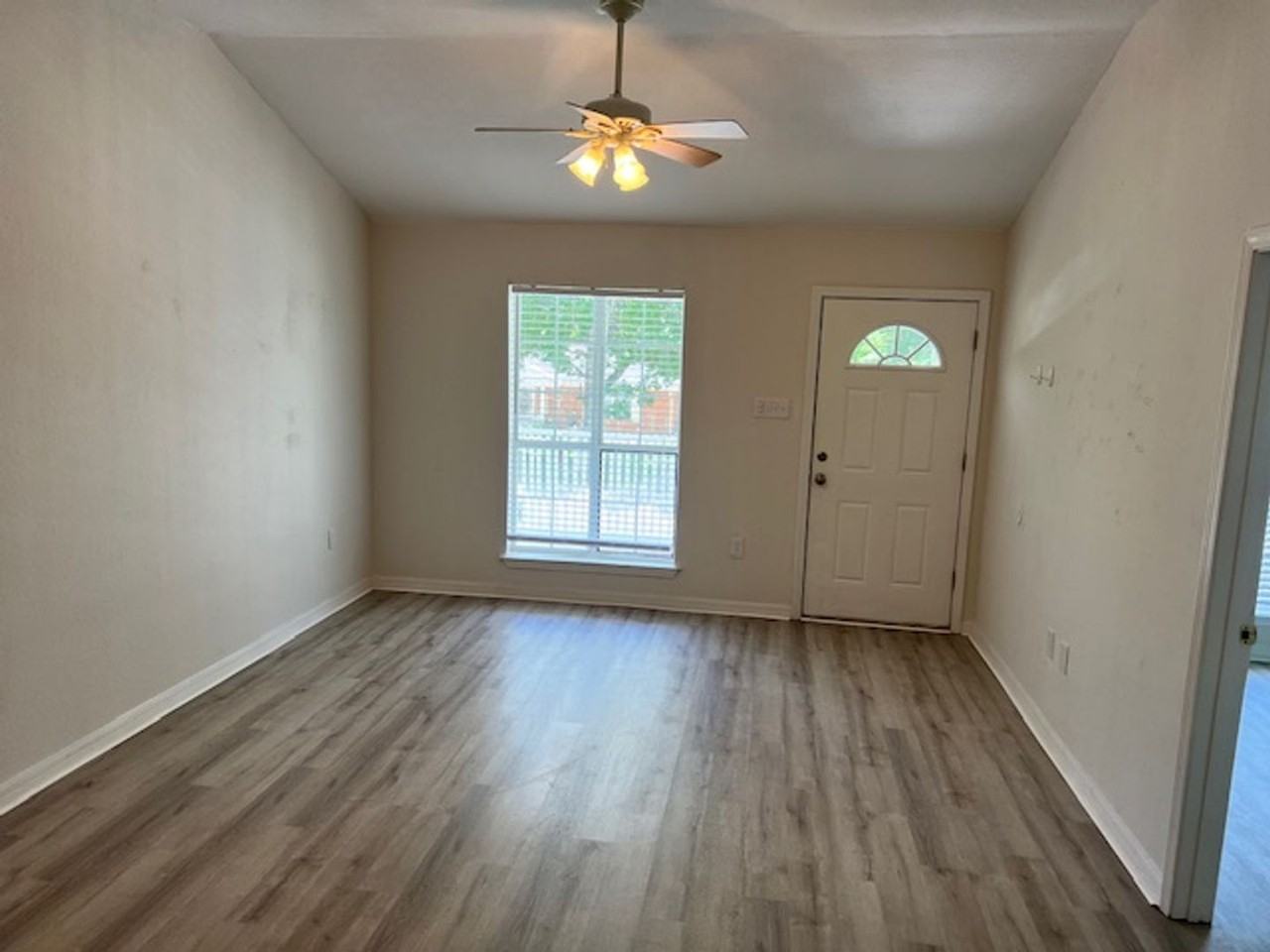 6038 W Adams St - Photo 5 of 20