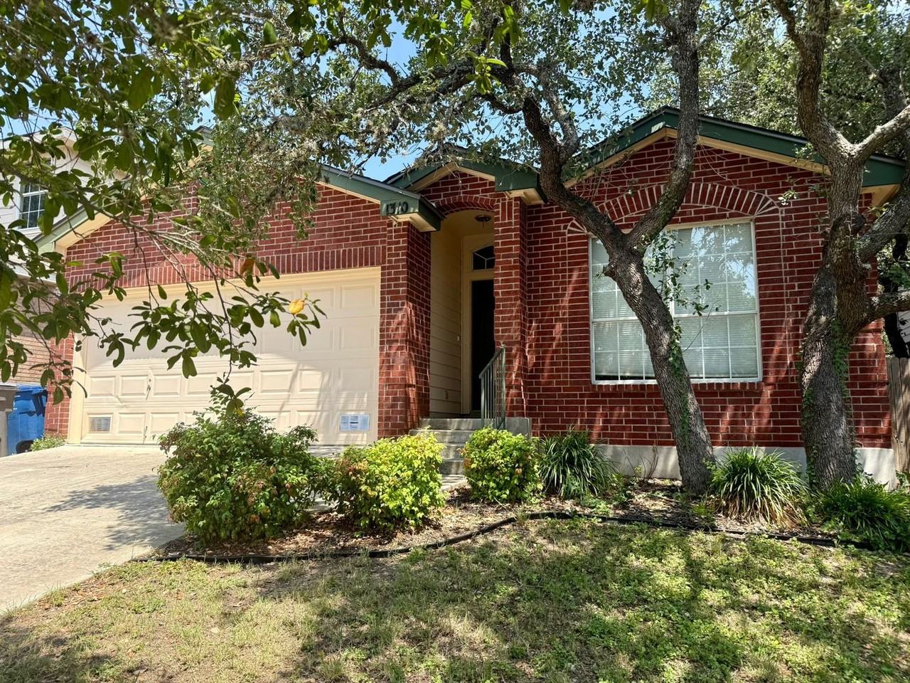 1310 Bobcat Pass - Photo 2 of 26