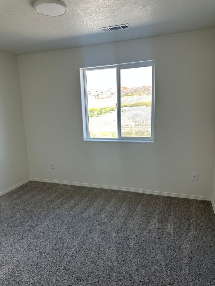 1914 Hickory Rd - Photo 2 of 11