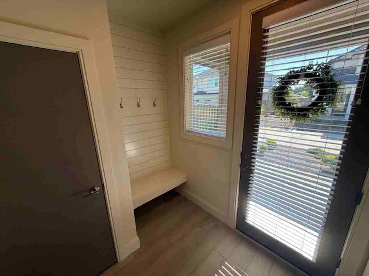 1879 Sw Stanford St - Photo 5 of 22