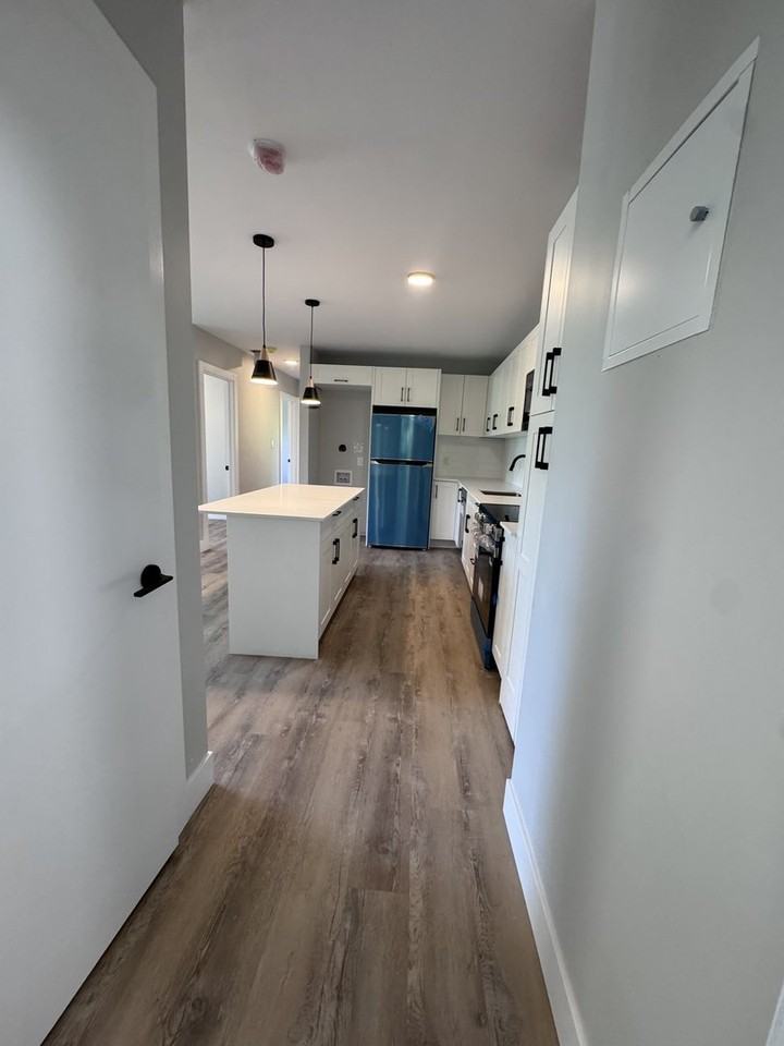 400 Scenic Dr - Photo 3 of 21