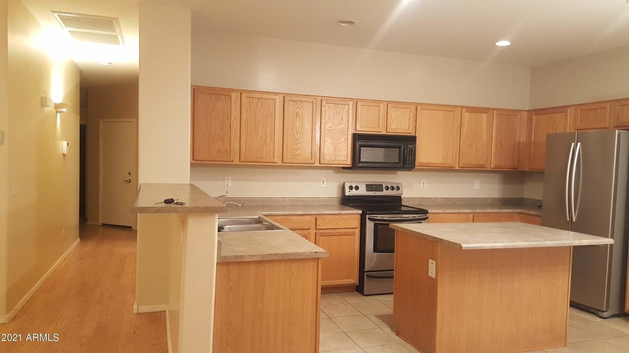 12522 W Campina Dr - Photo 3 of 16