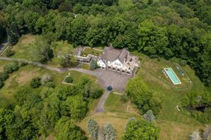 featured image of 10 Sunny Ridge Rd