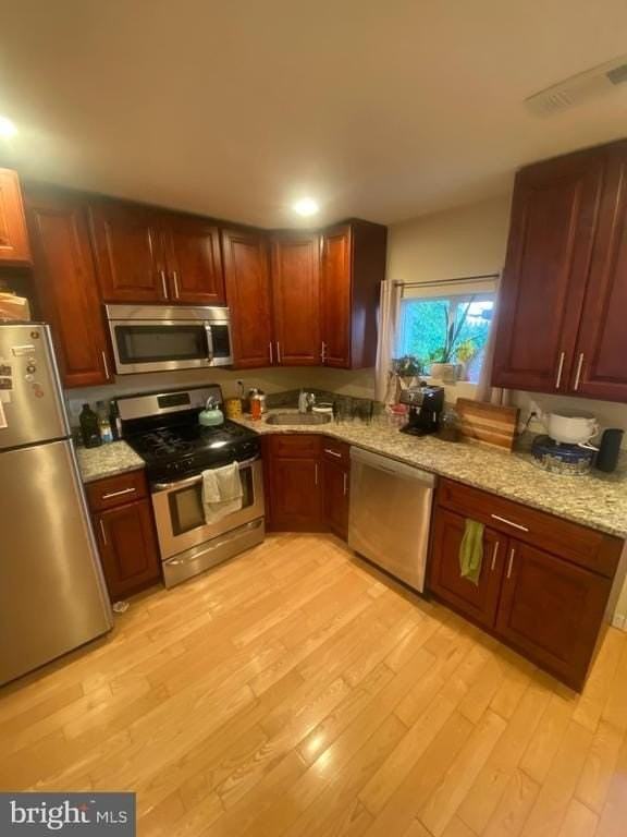 902 Cantrell St - Photo 5 of 11